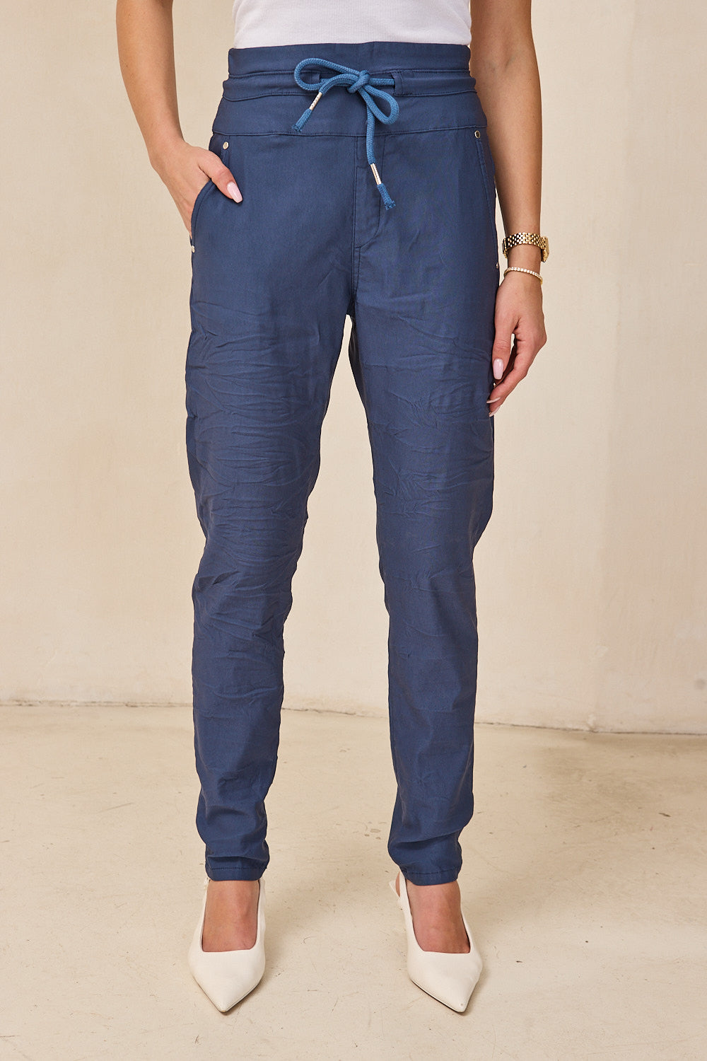 מכנס בד בגזרה הכי מחמיאה ואוספת שיש!בשילוב קשירה במותן-olala