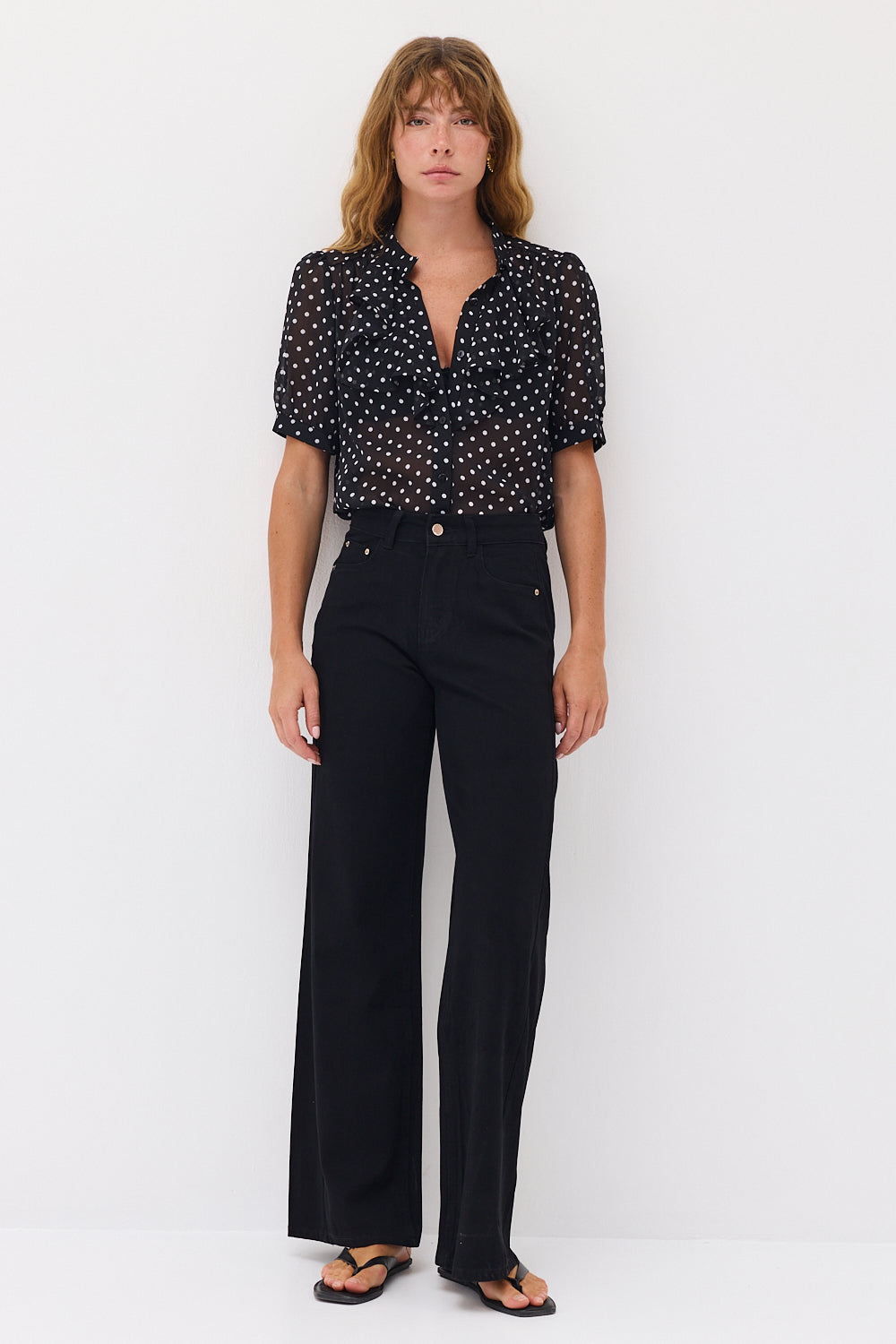חולצת ניקה נקודות